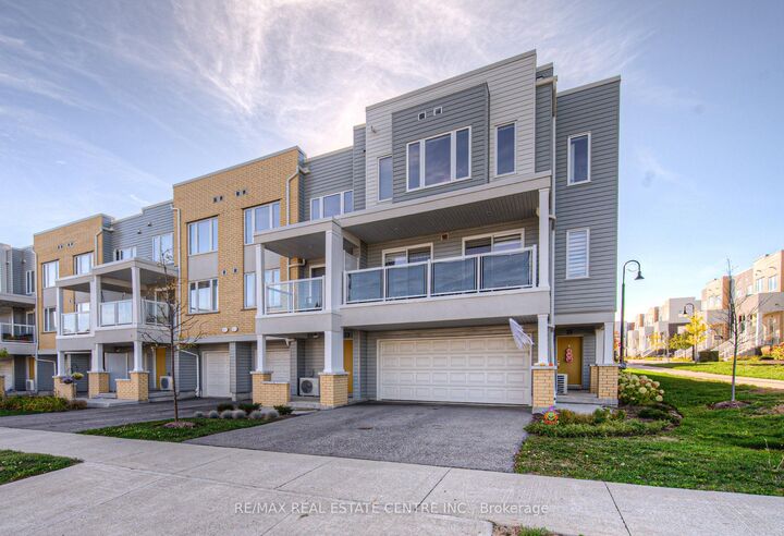 Property Photo:  23 Valencia Avenue 119  ON N2R 0R7 