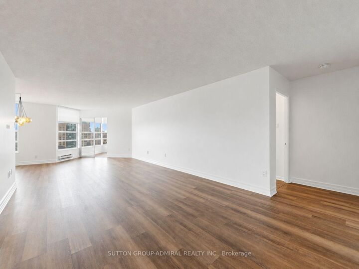 Property Photo:  7905 Bayview Avenue 910  ON L3T 7N3 