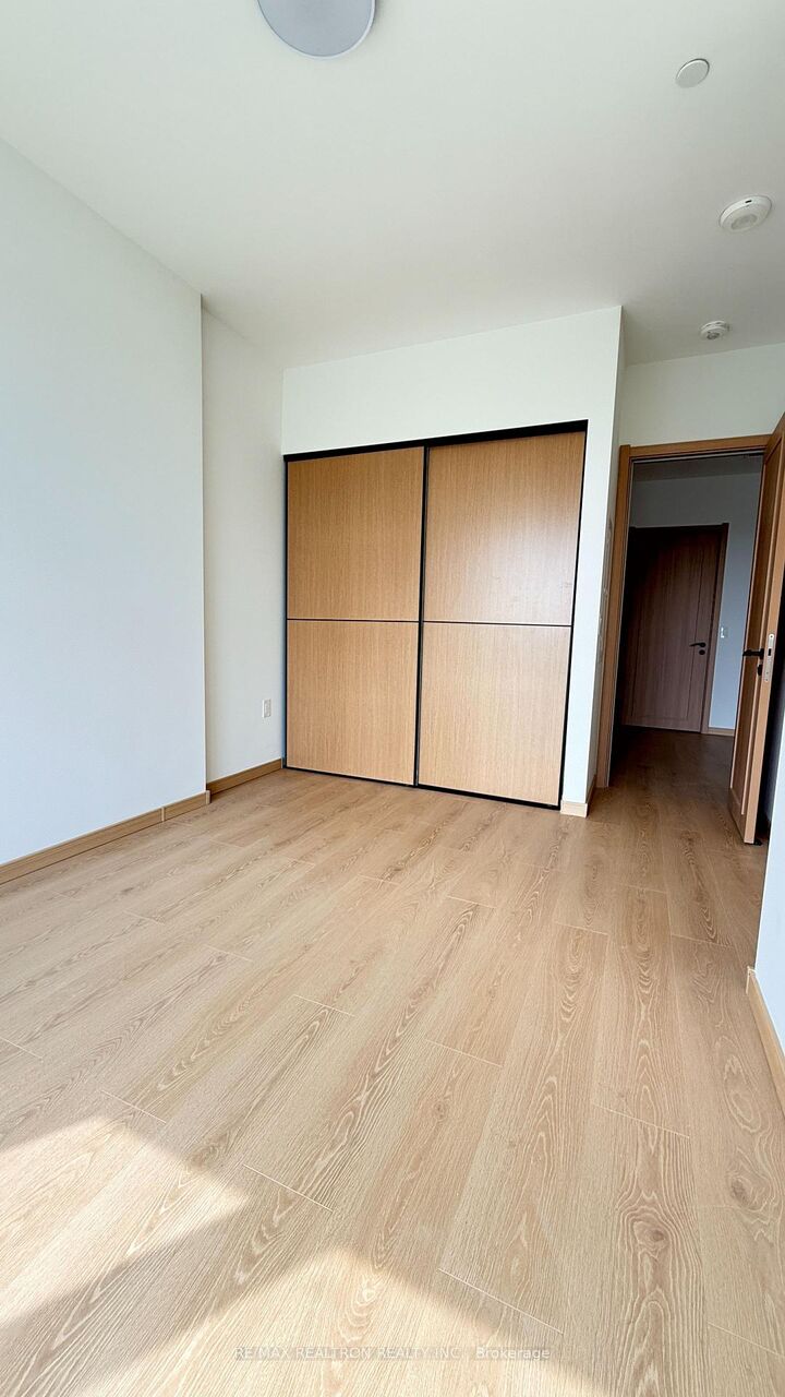 Property Photo: 3421 Sheppard Sheppard Avenue E 717 ON M1T 0C1