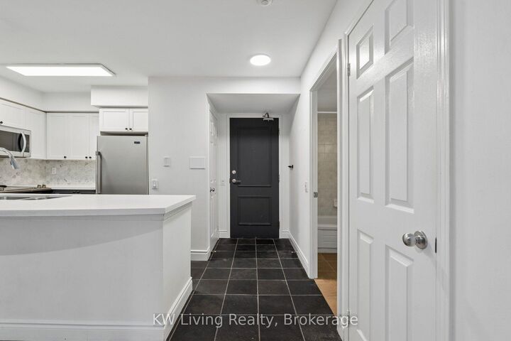 Property Photo:  388 Bloor Street E 707  ON M4W 3W9 