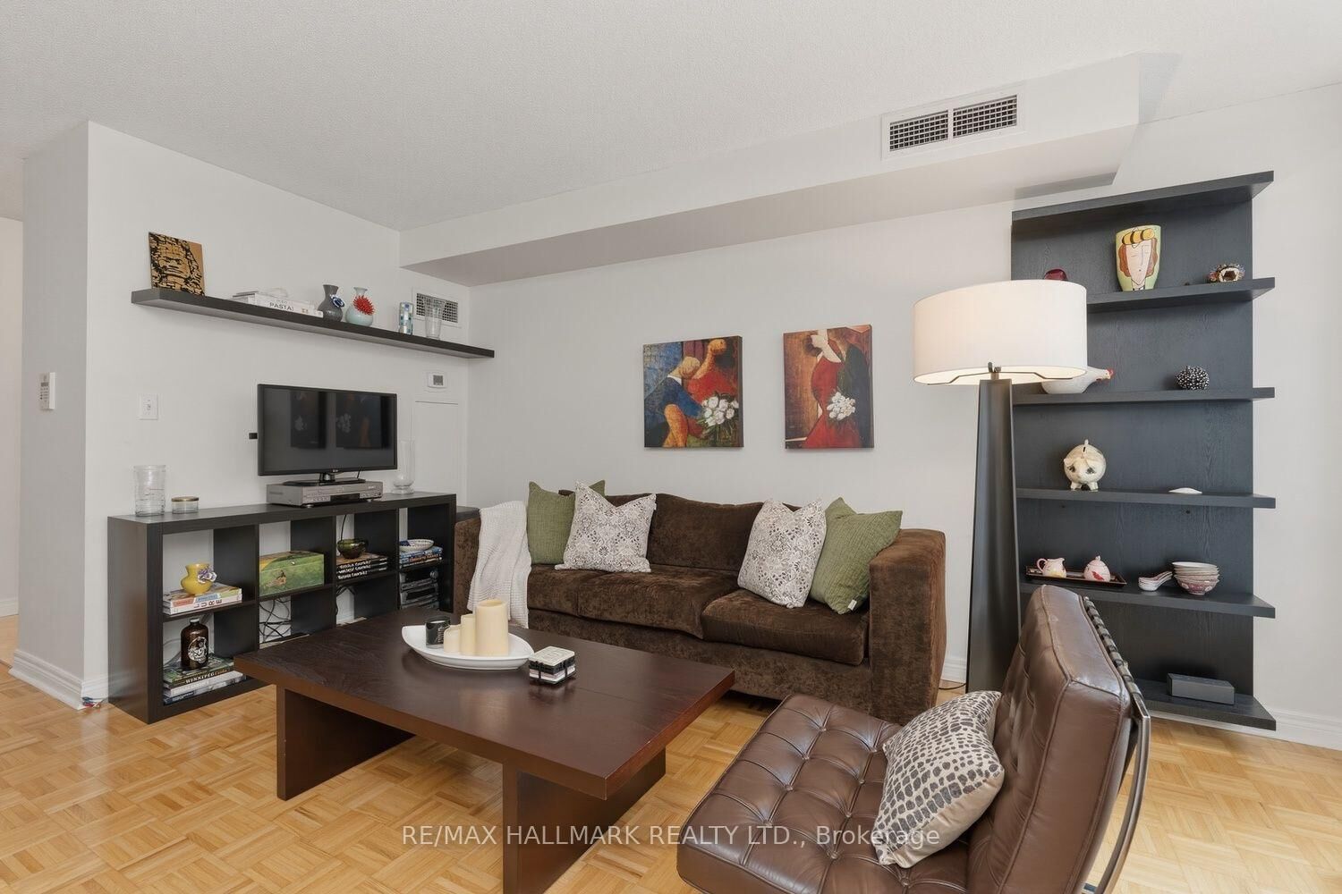 Property Photo:  43 Eglinton Avenue E 310  ON M4P 1A2 