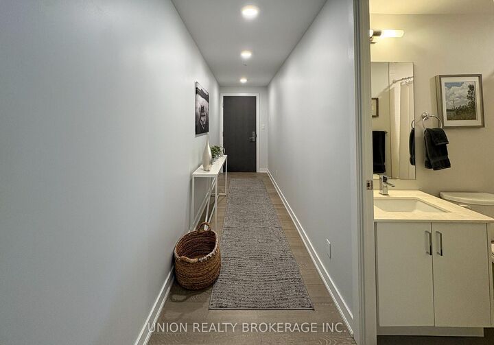 Property Photo:  1960 Queen Street 307  ON M4L 1H8 
