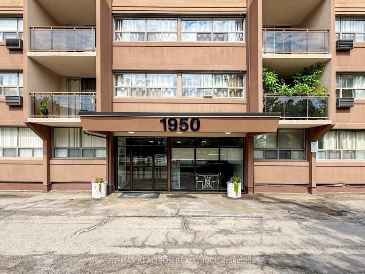 Property Photo:  1950 Main Street W 904  ON L8S 4M9 