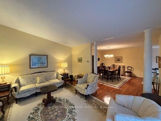 Property Photo:  60 Fiddlers Green Road 40  ON N6H 4S7 