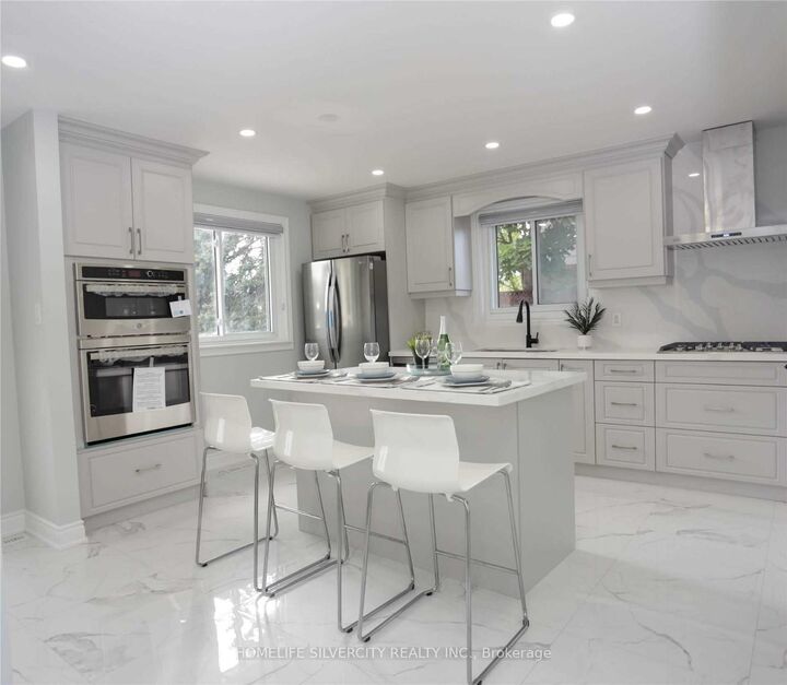 Property Photo:  169 Folkstone Crescent  ON L6T 3M9 