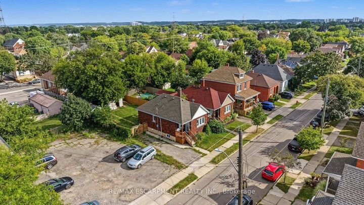 Property Photo:  270 Weir Street N  ON L8H 5G3 