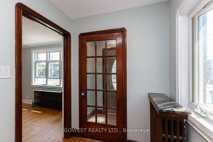 Property Photo:  480 Jane Street 1  ON M6S 4A2 