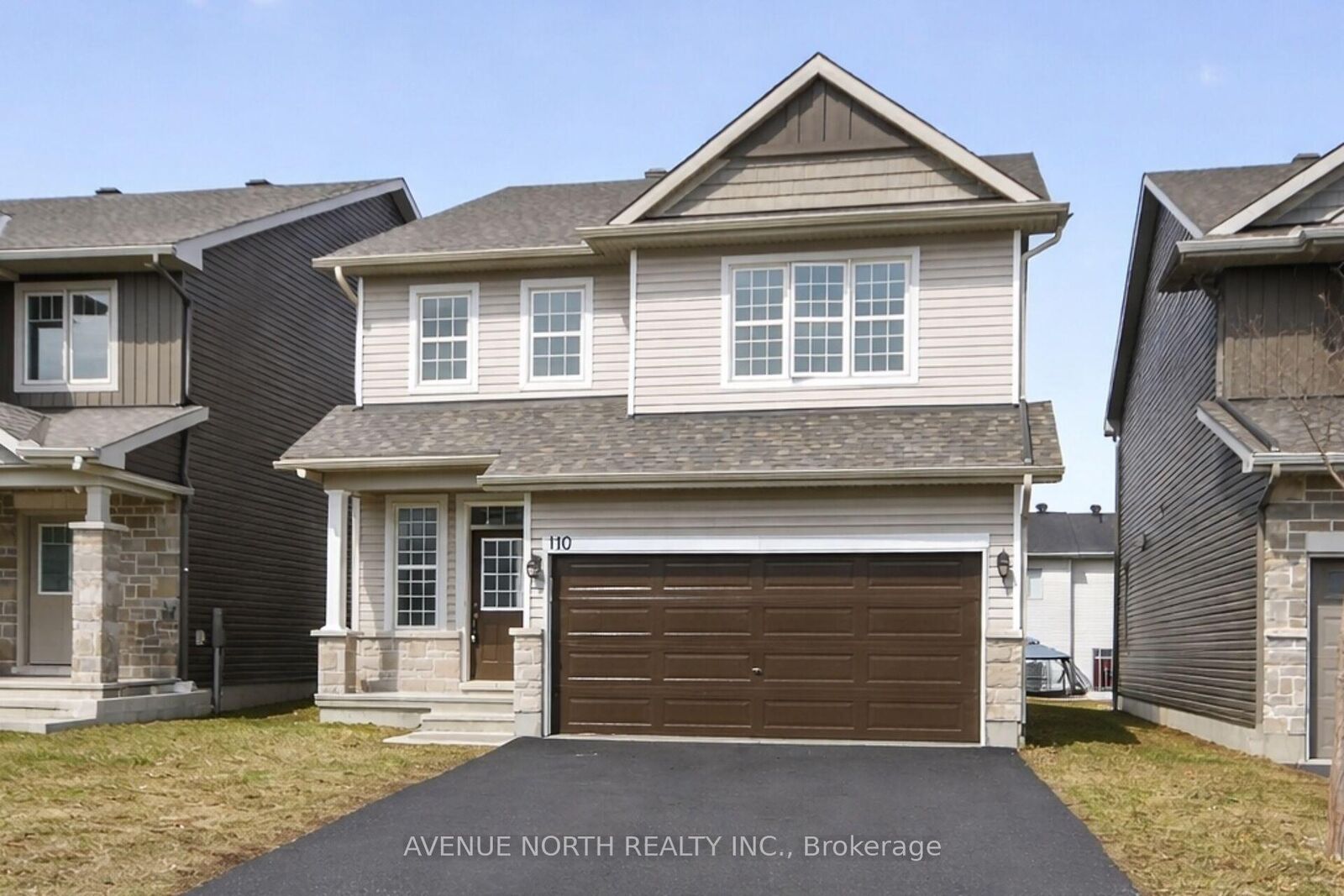 Property Photo:  110 Dun Skipper Drive  ON K1X 0G1 