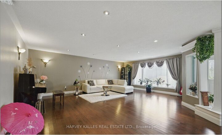 Property Photo:  55 Denham Drive  ON L4C 6H8 