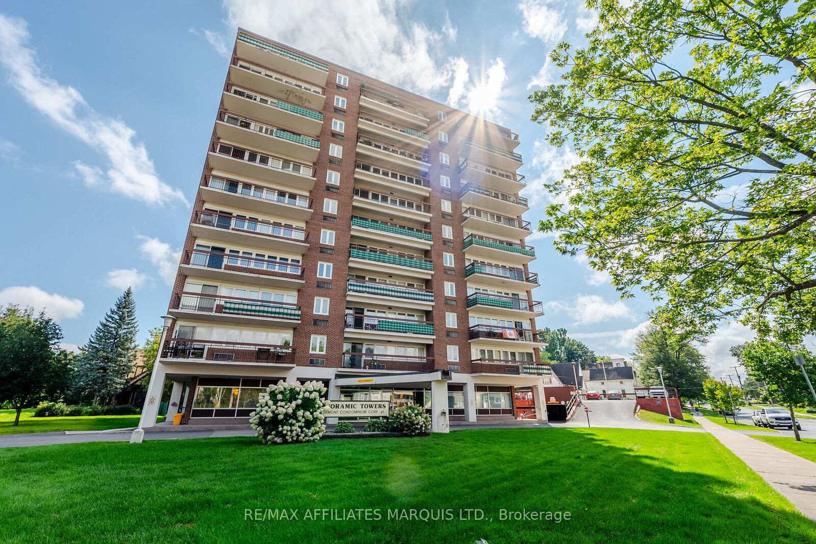 Property Photo:  308 Second Street E 806  ON K6H 1Y9 
