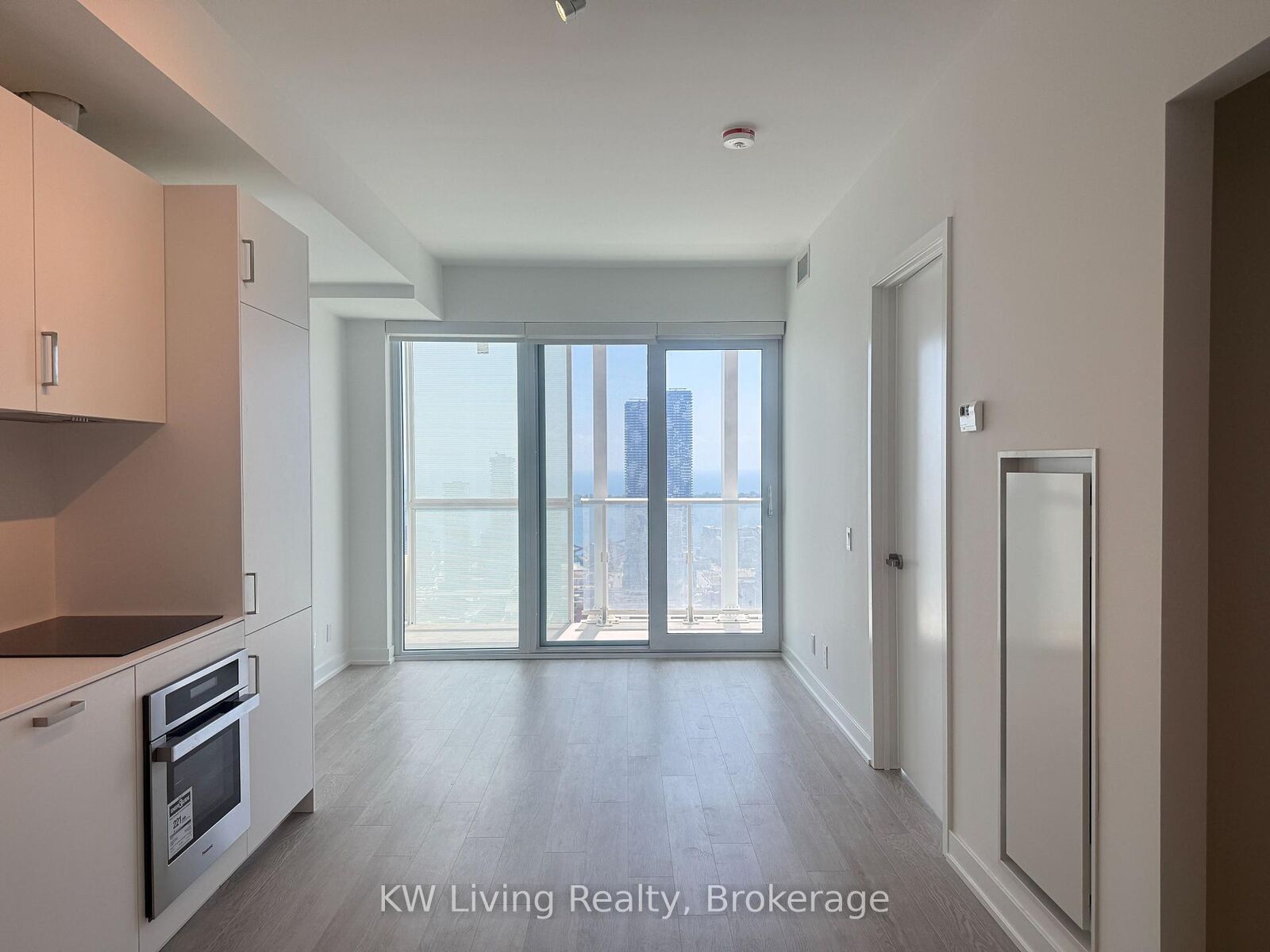 Property Photo: 88 Queen Street 5005 ON M5C 1S1