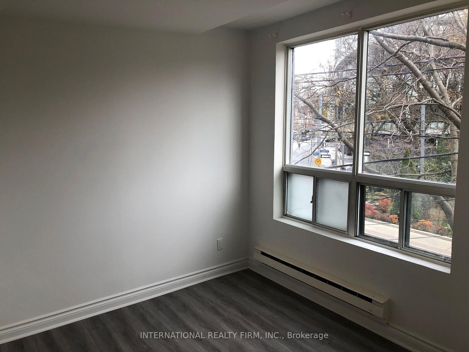 Property Photo: 274 George Street 2A ON M5A 2N1