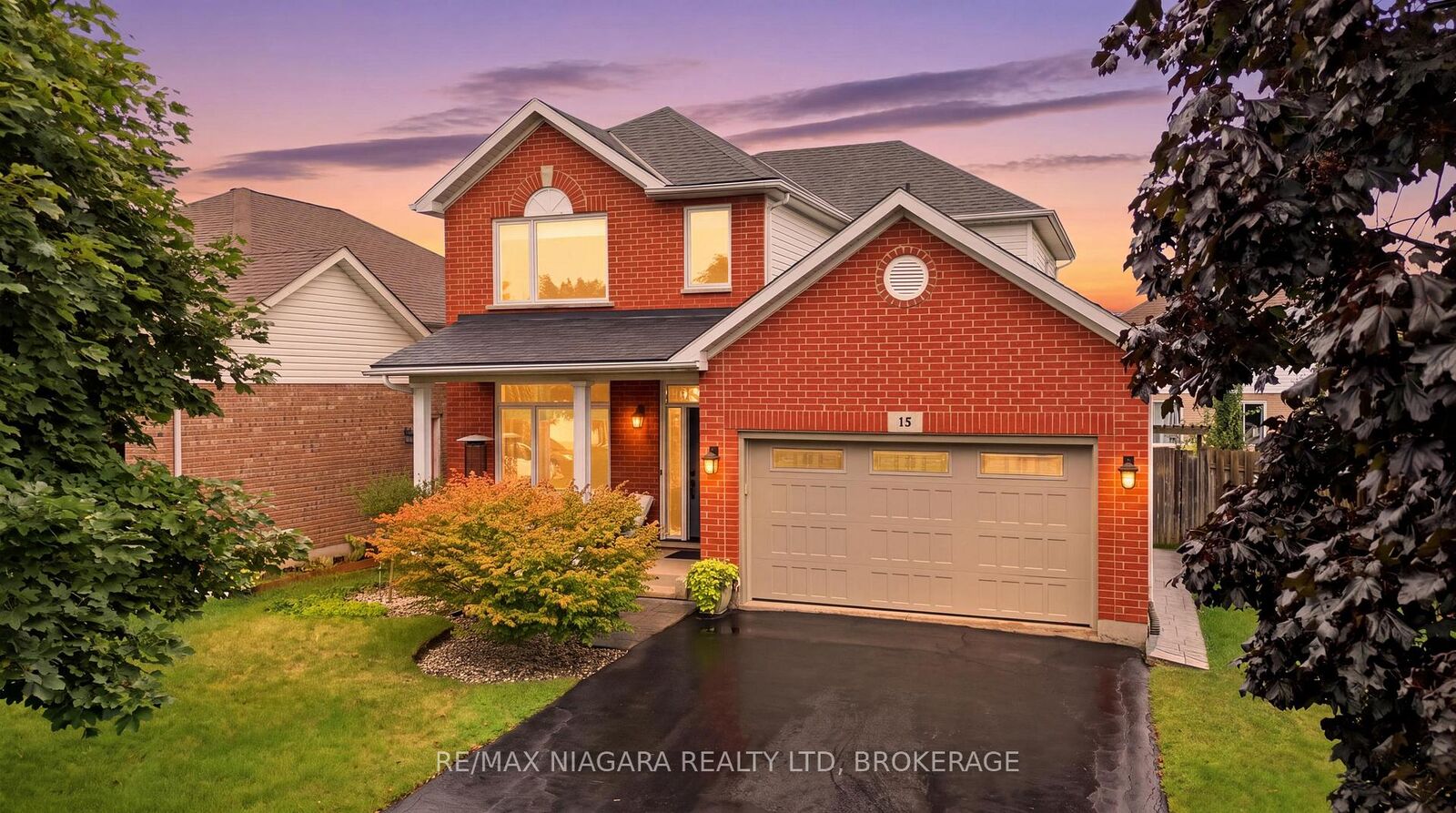 Property Photo:  15 Cozocar Crescent  ON L2S 3Y5 