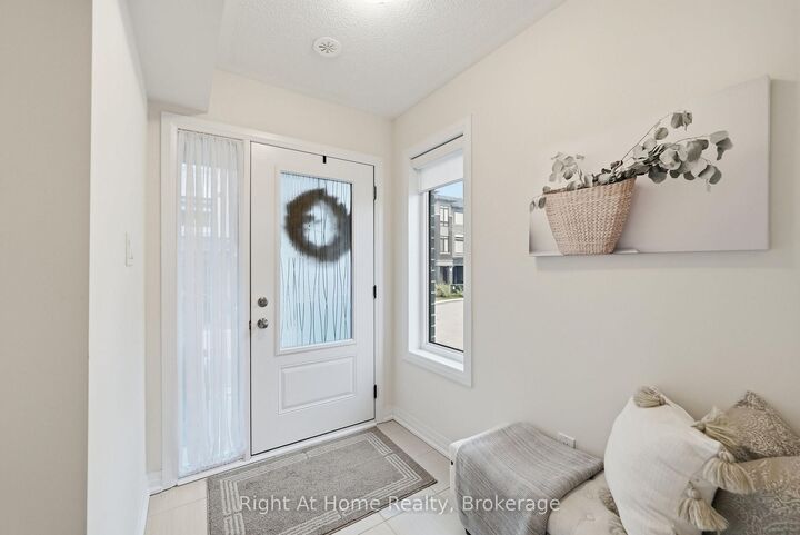 Property Photo:  52 Emmas Way  ON L1R 0S7 
