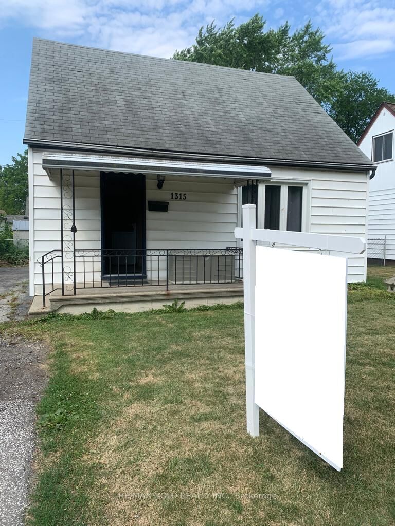 Property Photo:  1315 Partington Avenue  ON N9B 2P5 