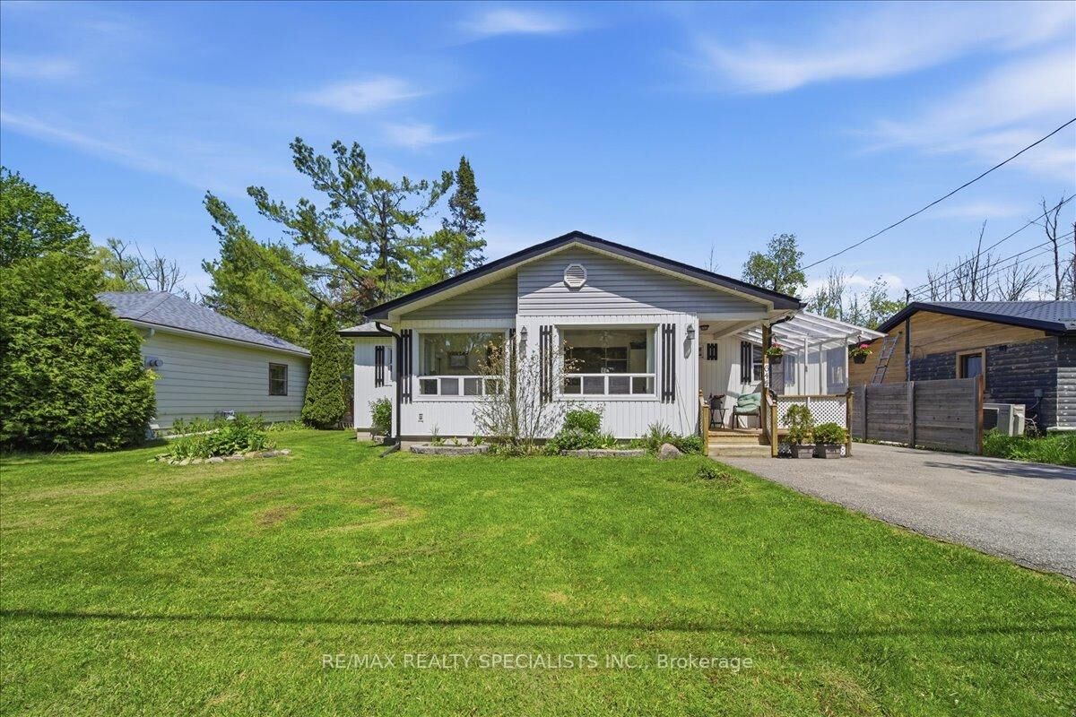Property Photo:  644 Rose Lane  ON L9S 2H5 