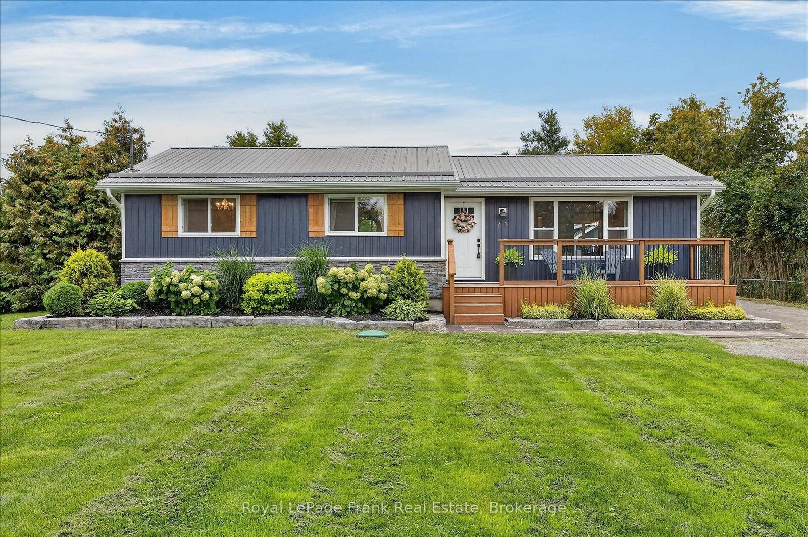 Property Photo:  71 Queen Street S  ON K0L 2W0 
