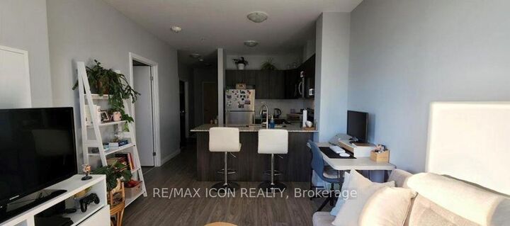 Property Photo:  104 Garment Street 1806  ON N2G 0C3 