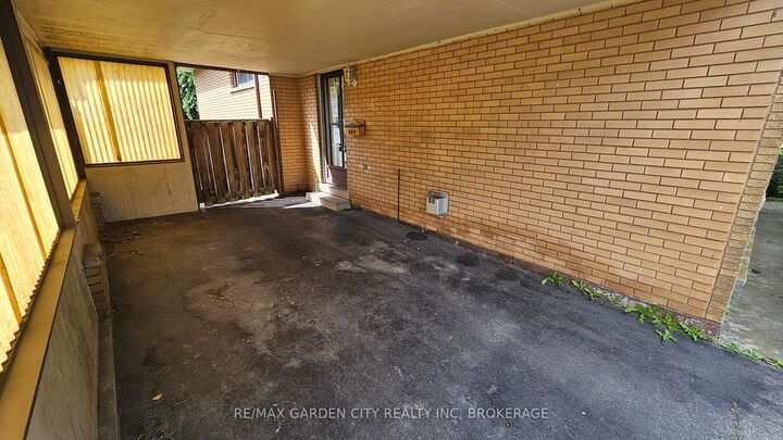 Property Photo:  48 Manning Avenue  ON L9A 3E7 