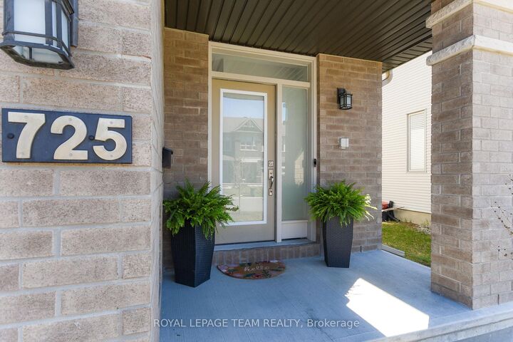 Property Photo:  725 Capricorn Circle  ON K4M 0J4 