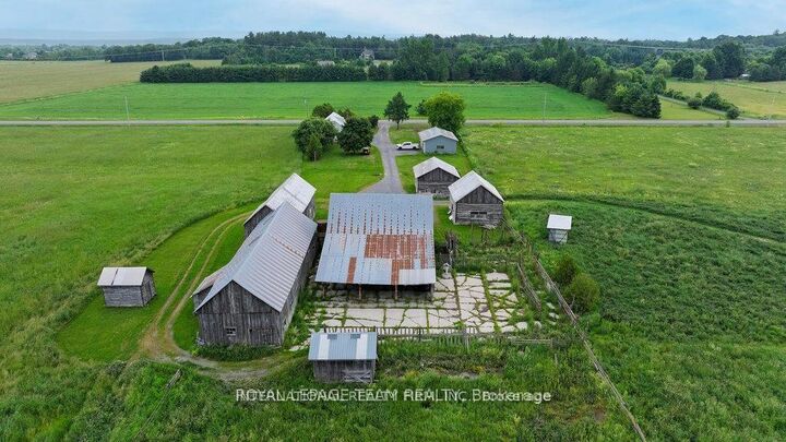 Property Photo:  1965 Marchurst Road  ON K2K 1X7 