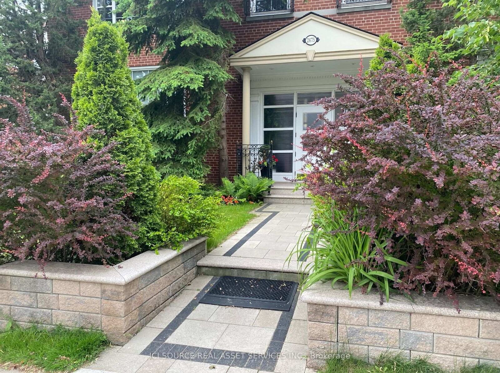 Property Photo:  2675 Bloor Street W 12  ON M8X 1A4 