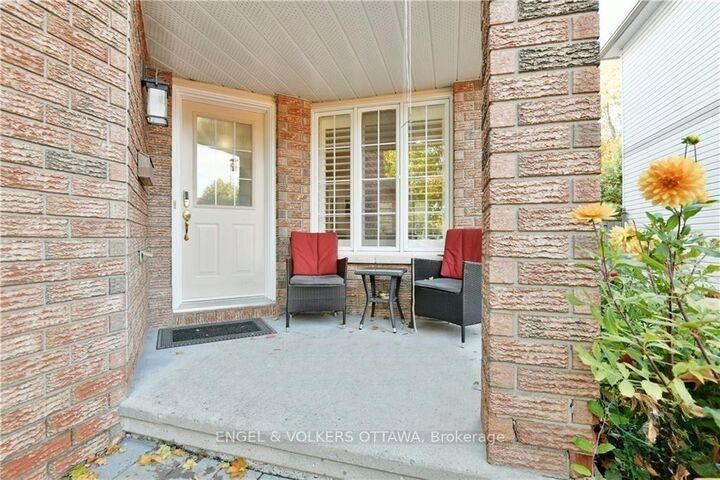 Property Photo:  13 Picasso Drive  ON K1G 5S9 