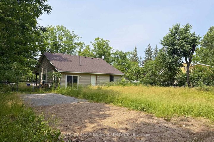 Property Photo:  2 Oakwood Drive  ON K0M 1N0 