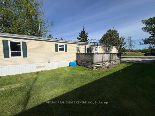 Property Photo:  40 Maple Grove Village Road  ON N0C 1B0 