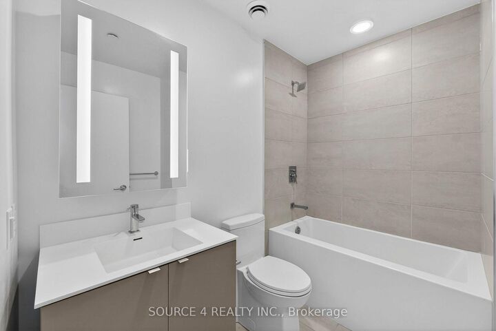 Property Photo:  500 Dupont Street 805  ON M6G 1Y7 