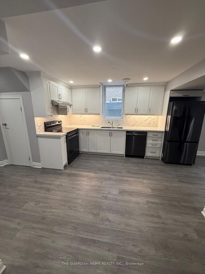 Property Photo:  117 Sleepy Hollow Place Bsmt  ON L1R 0E4 