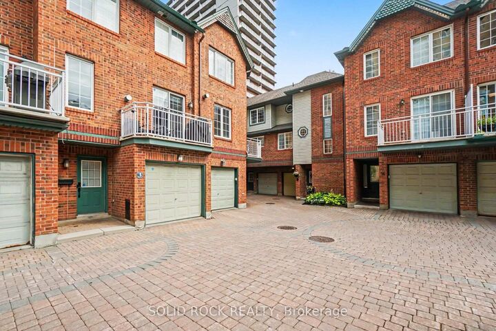 Property Photo:  5 Beckington Private  ON K2P 2N5 