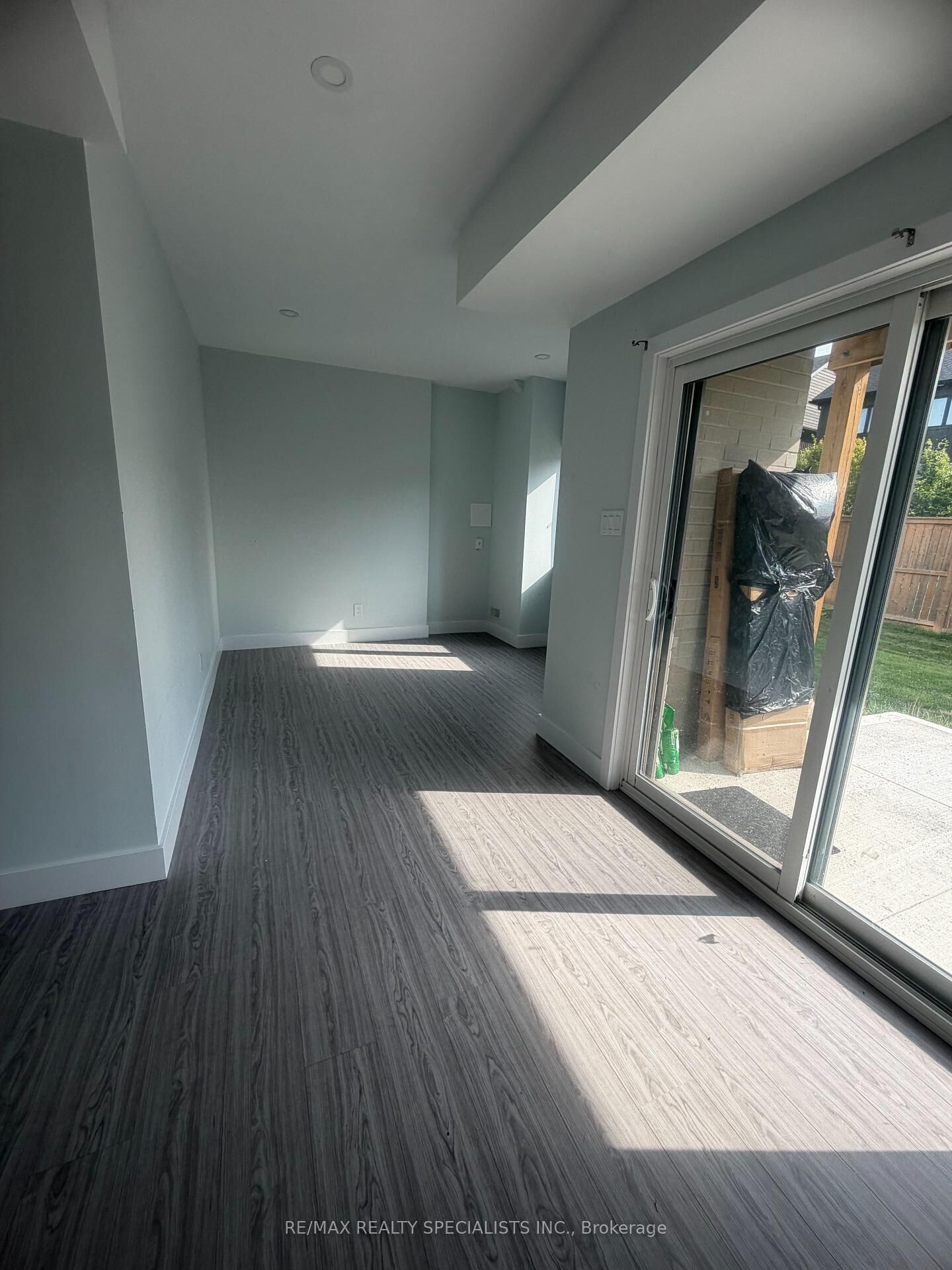 Property Photo:  45 Ferris Circle Lower  ON N1G 0H2 