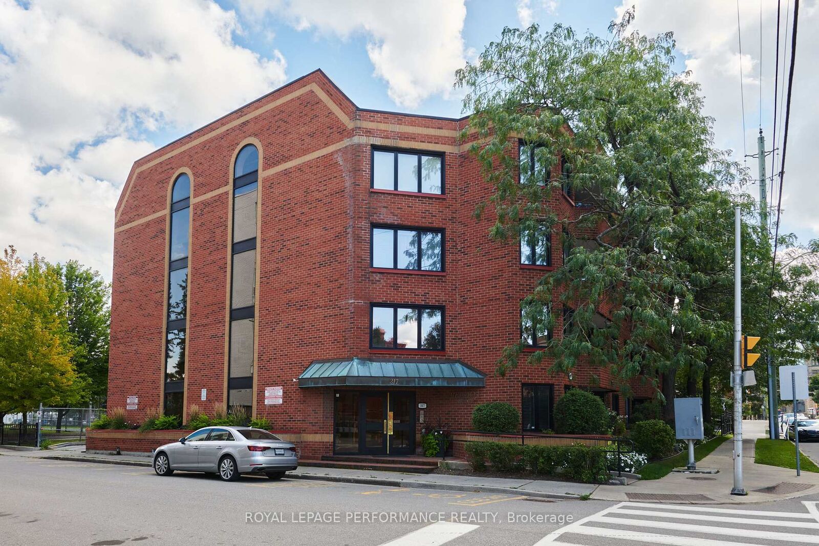 Property Photo:  317 Metcalfe Street 201  ON K2P 1S3 