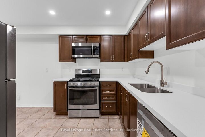 Property Photo:  7360 Zinnia Place 268  ON L5W 2A2 