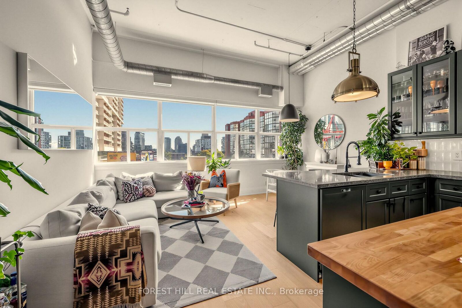 Property Photo:  700 King Street W 518  ON M5V 2Y6 