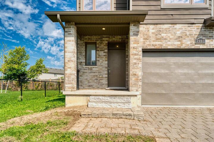 Property Photo:  2003 Clayridge Way  ON N6G 5K5 