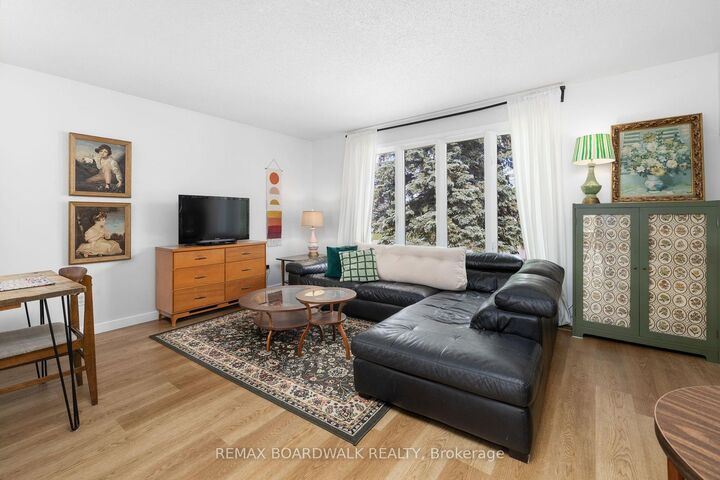 Property Photo:  8 Jessie Drive  ON K7H 3J1 