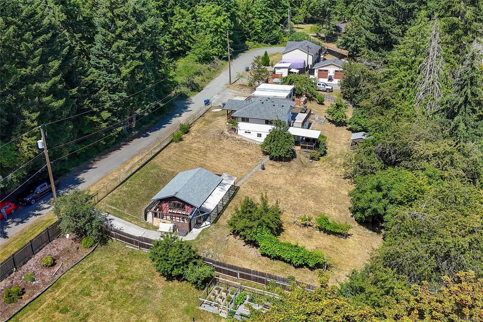 Property Photo:  2170 Elizabeth St  BC V9X 1G3 