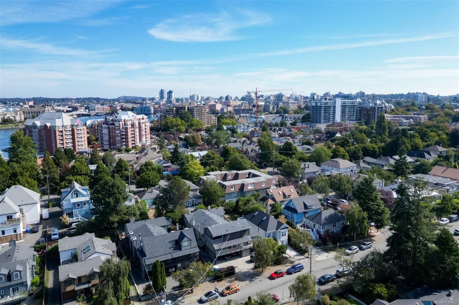 Property Photo:  132 Michigan St #1  BC V8V 1R1 