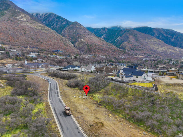 Property Photo: 5 Bent Hollow Ln UT 84092
