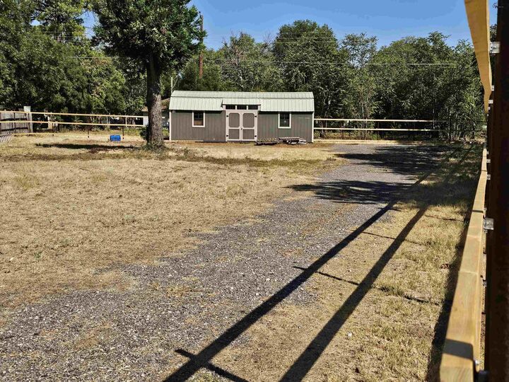 Property Photo:  617 E Third Street  TX 76354 