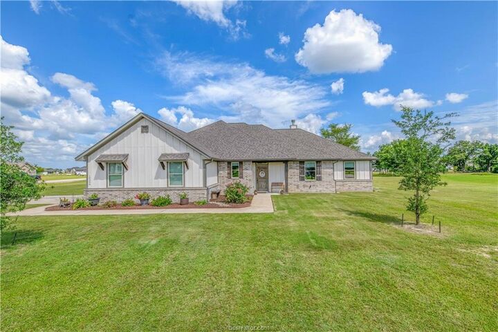 Property Photo: 10398 Bourbon Lane TX 77808