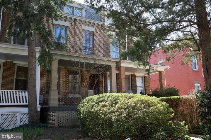 Property Photo:  1427 E Capitol Street NE  DC 20003 