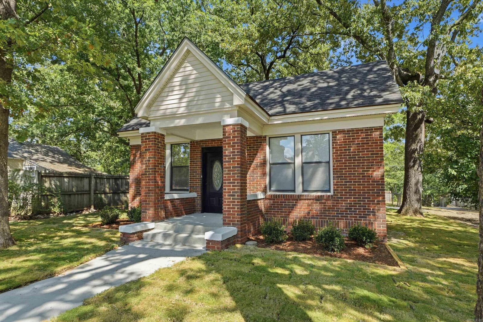 Property Photo: 2423 S Tyler Street AR 72204