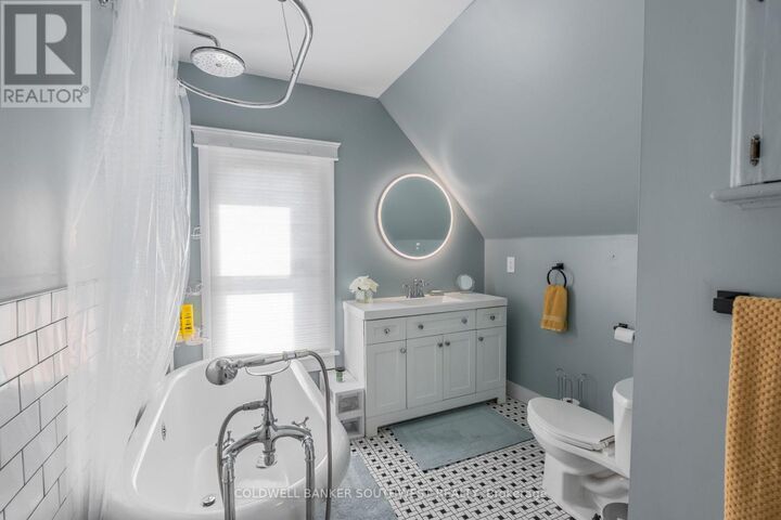 Property Photo:  224 Vidal Street South  ON N7T 2T7 