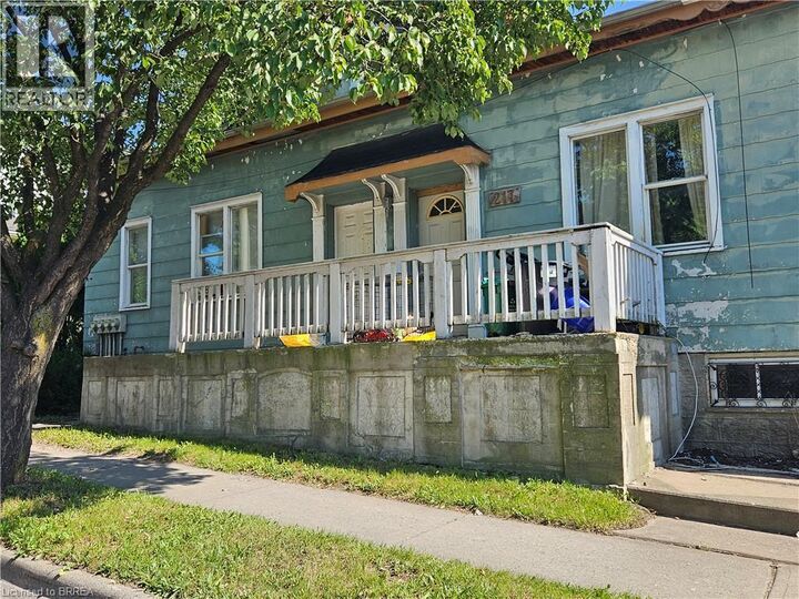 Property Photo:  217 Dalhousie Street  ON N3S 3T8 