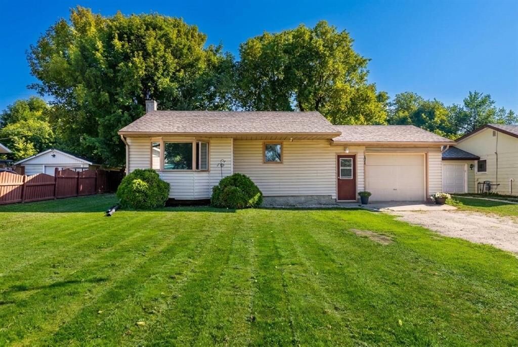 Property Photo:  171 Elmdale Street  MB R5G 0E3 