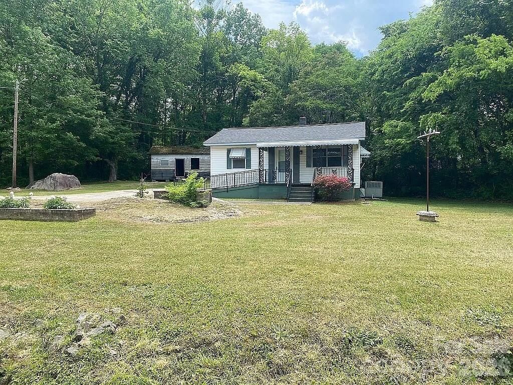 Property Photo: 416 S Salisbury Avenue NC 28159