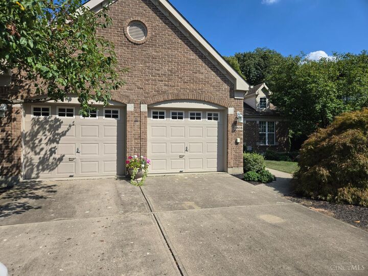 Property Photo:  5638 Glenbrook Court  OH 45040 